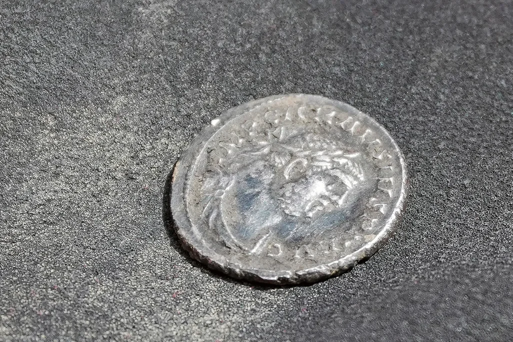 Silver denarius dated to 287 C.E.